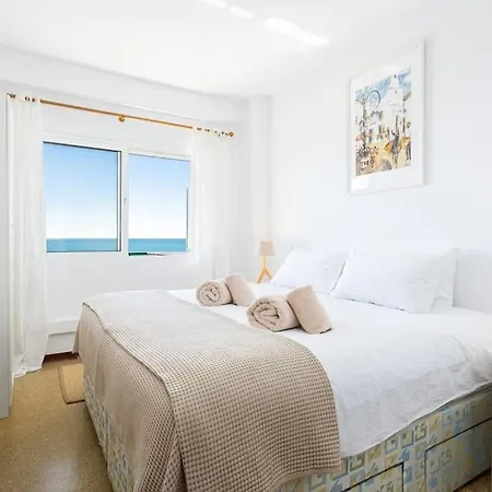 Ensuite Mediterranean Sea Front Apartment Fuengirola