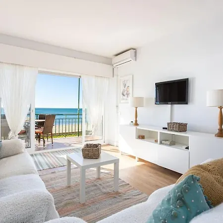 Ensuite Mediterranean Sea Front شقة