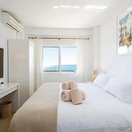Ensuite Mediterranean Sea Front Apartment Fuengirola