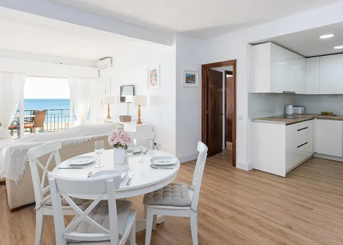 Ensuite Mediterranean Sea Front Apartment Fuengirola