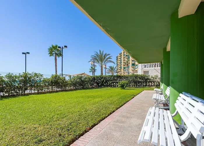 Ensuite Mediterranean Sea Front Apartment Fuengirola