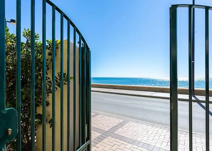 Ensuite Mediterranean Sea Front Apartman Fuengirola